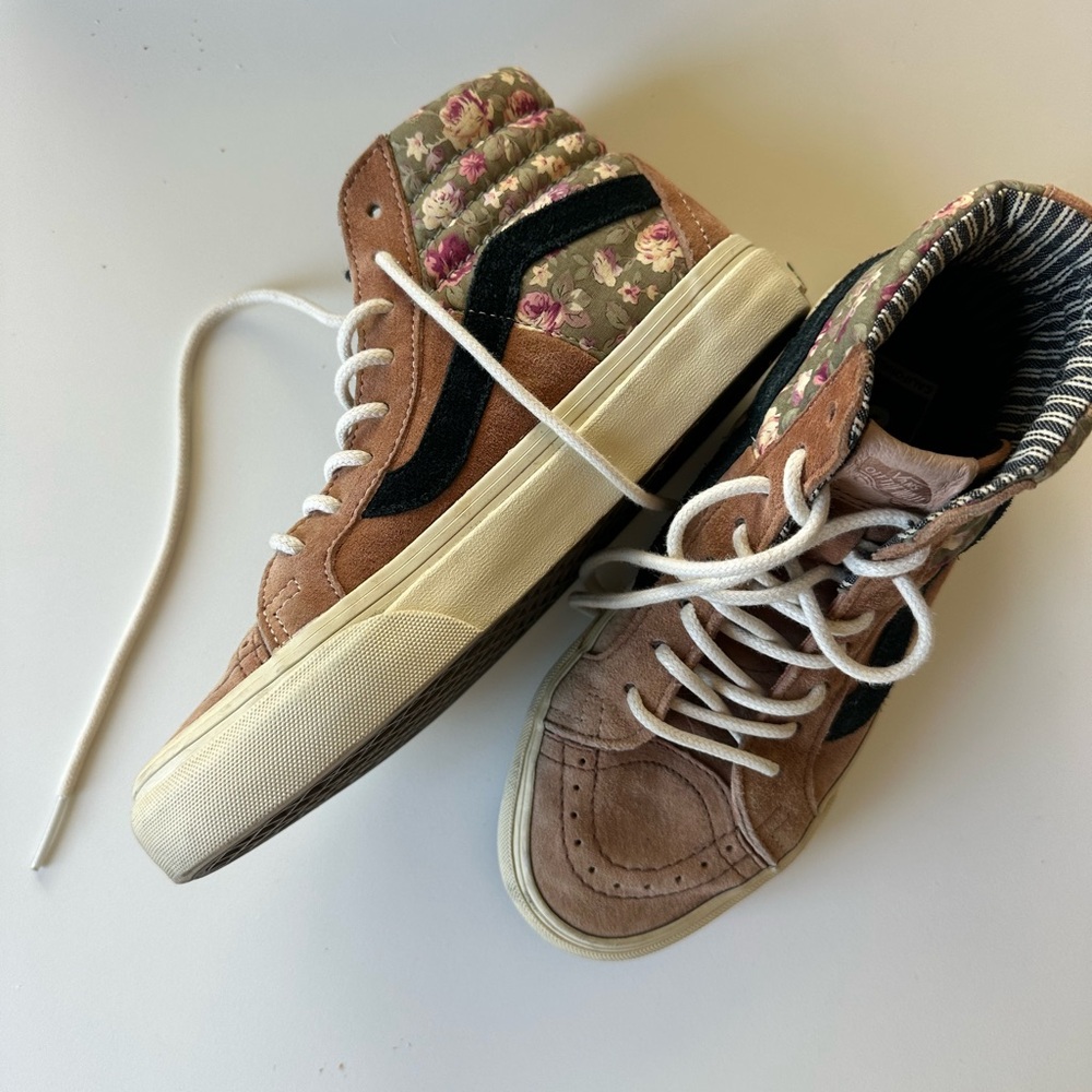 Sk8-Hi Cali Collection- Suede/Floral - Picture 5 of 8